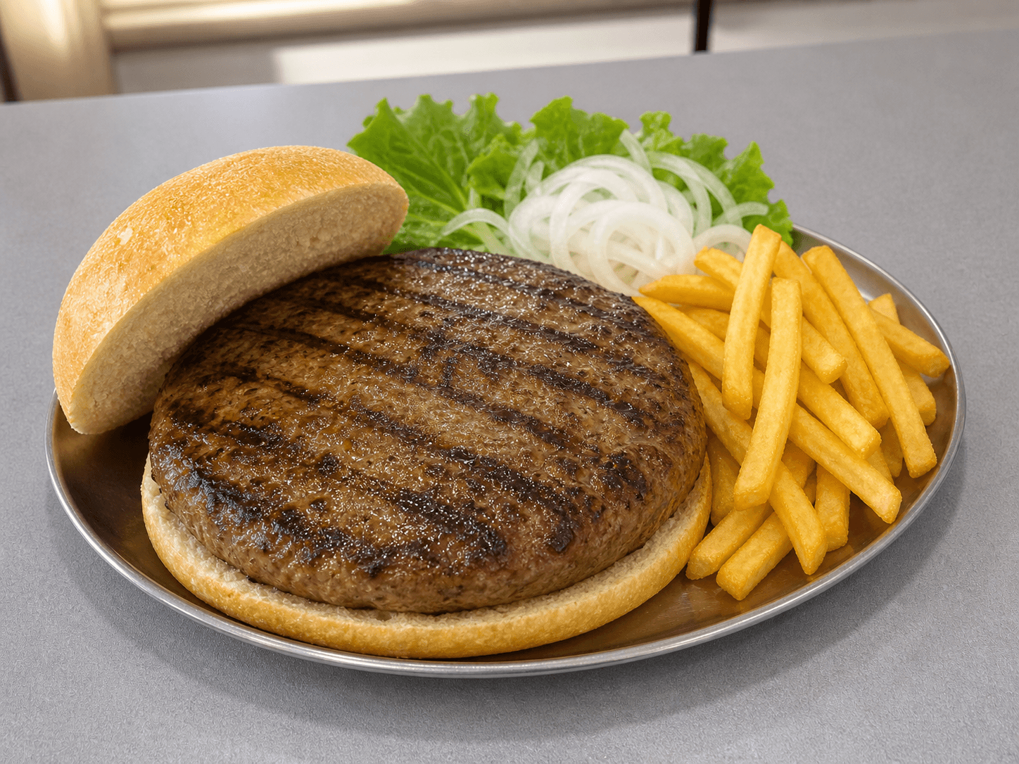 Pljeskavica 300g — Sa roštilja